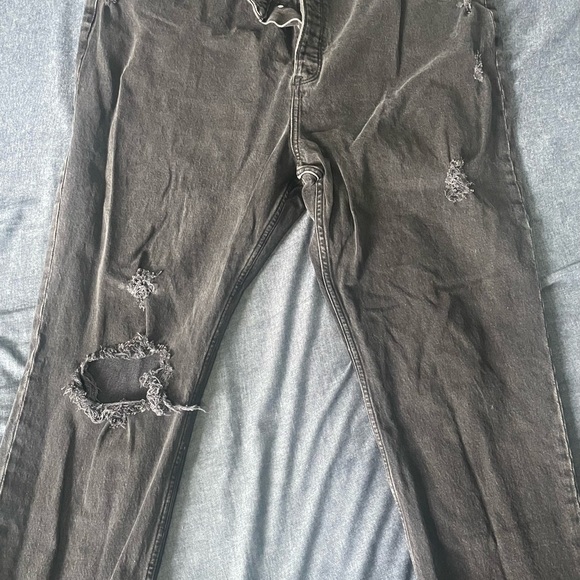 Black Abecrombie Hi Rise Jeans - Picture 2 of 3